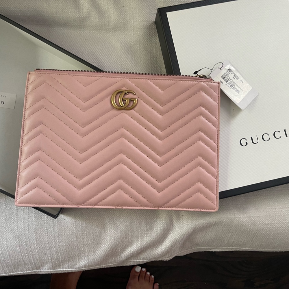 New Gucci soft pink envelope pouch